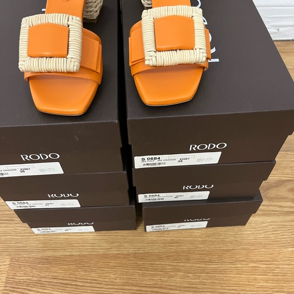 Rodo Orange Leather Sandals with Raffia Heel. Brand New in Box with Shoe Bag - Picture 2 of 3
